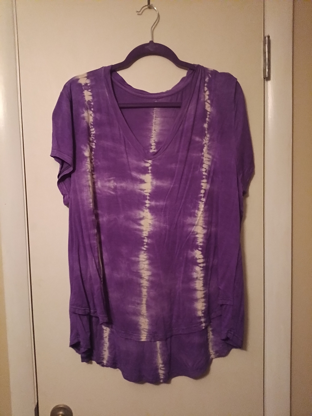 Latched Mama Purple Tie-Dye V-Neck Short Sleeve Top